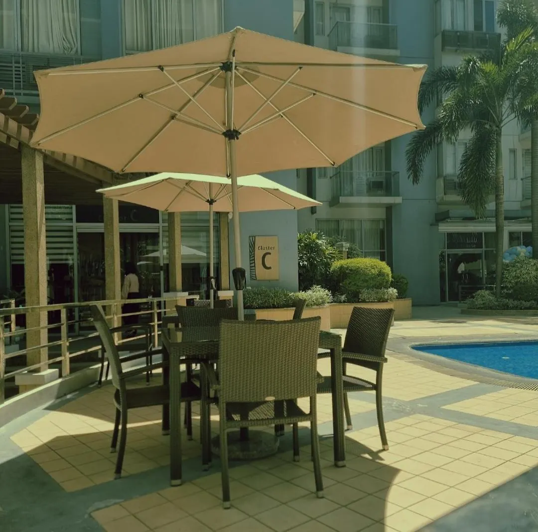 Apartment One Palm Tree Villas Manila Philippines