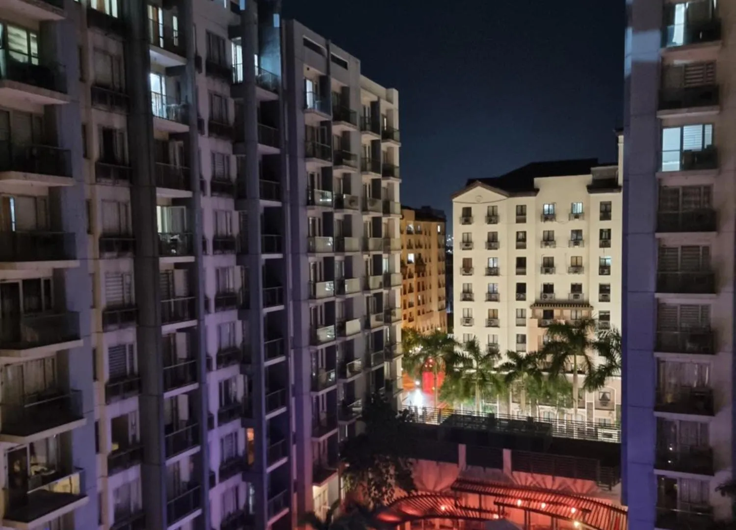 One Palm Tree Villas Manila Apartment